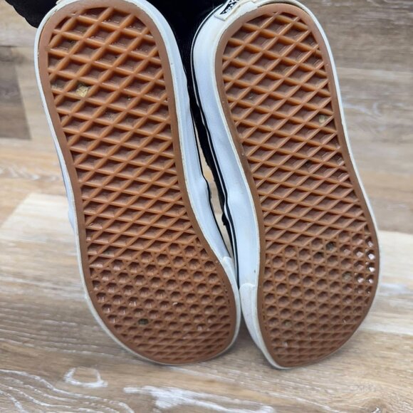 Vans Perforated Black Leather Classic Slip On Sneaker Women's Size 10 - Picture 4 of 7